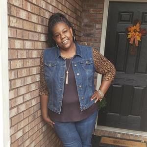 Meet your Posher, Letitia